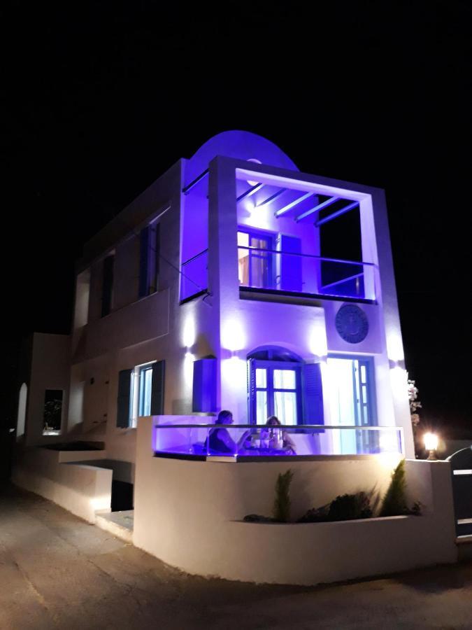 Located By The Sea One Beachfront Private Captain Lazaros Pool Villa With Loft In 750Sqm Spacious Private Plot-Jacuzzi-Sunrelax-Furnished Terace-Gazebo-Private Parking,Sleep 3 Adults And 2 Children, Just Steps From The Black Beach-Seaview Perissa  Exteriér fotografie