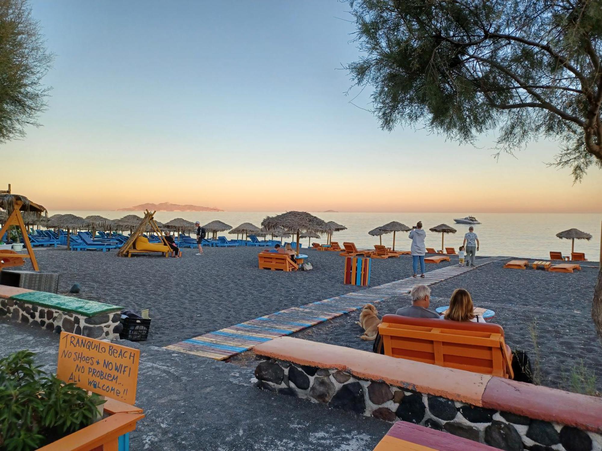 Located By The Sea One Beachfront Private Captain Lazaros Pool Villa With Loft In 750Sqm Spacious Private Plot-Jacuzzi-Sunrelax-Furnished Terace-Gazebo-Private Parking,Sleep 3 Adults And 2 Children, Just Steps From The Black Beach-Seaview Perissa  Exteriér fotografie
